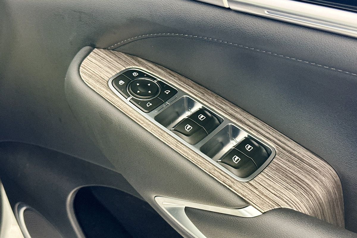 2025 GWM CANNON ALPHA ULTRA HYBRID (4x4)  4X4