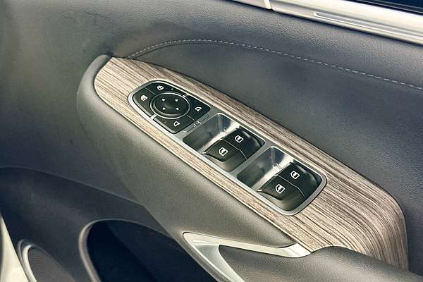 2025 GWM CANNON ALPHA ULTRA HYBRID (4x4)  4X4