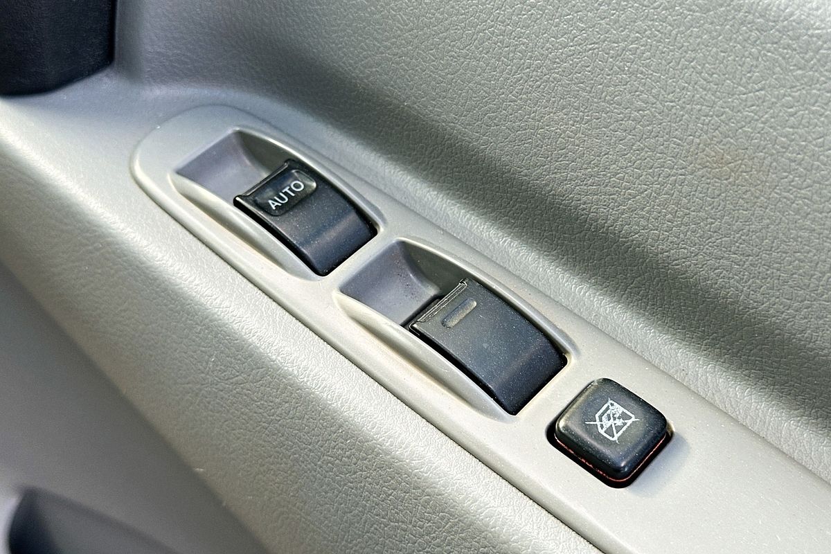 2020 Hino 300 616 LONG XZU720R 4x2 LWB