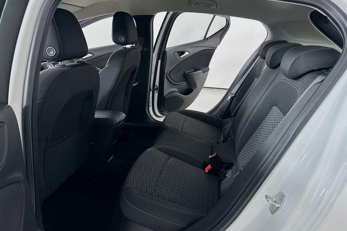 2017 Holden ASTRA R BK MY17