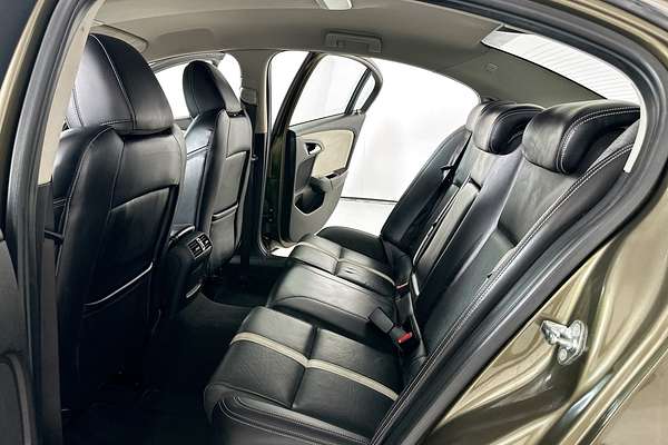 2016 Holden CALAIS  VF II