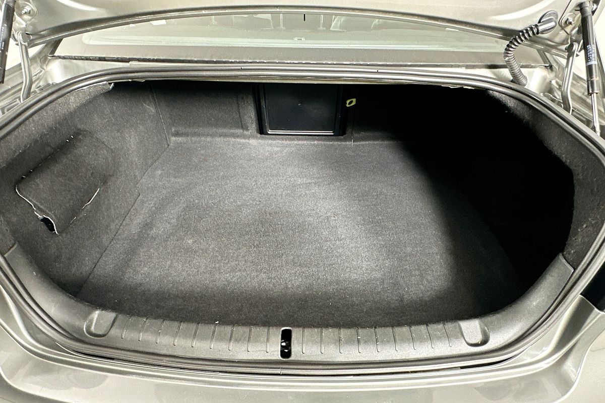 2012 Holden CALAIS  VE II MY12