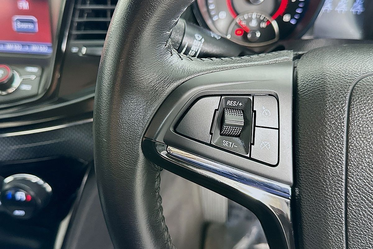 2016 Holden COMMODORE SV6 BLACK EDITION VFII MY16