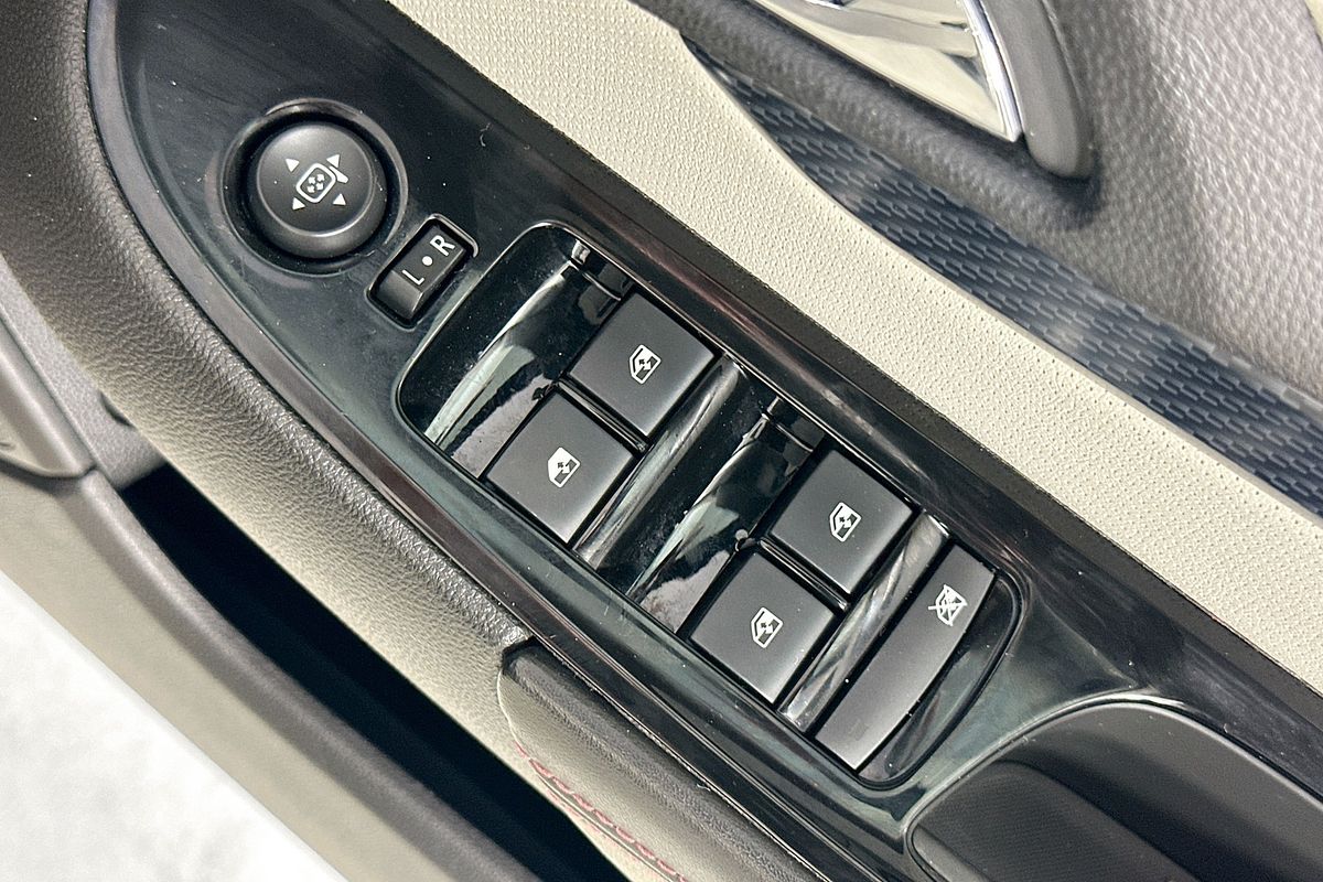 2013 Holden COMMODORE SS-V REDLINE VF