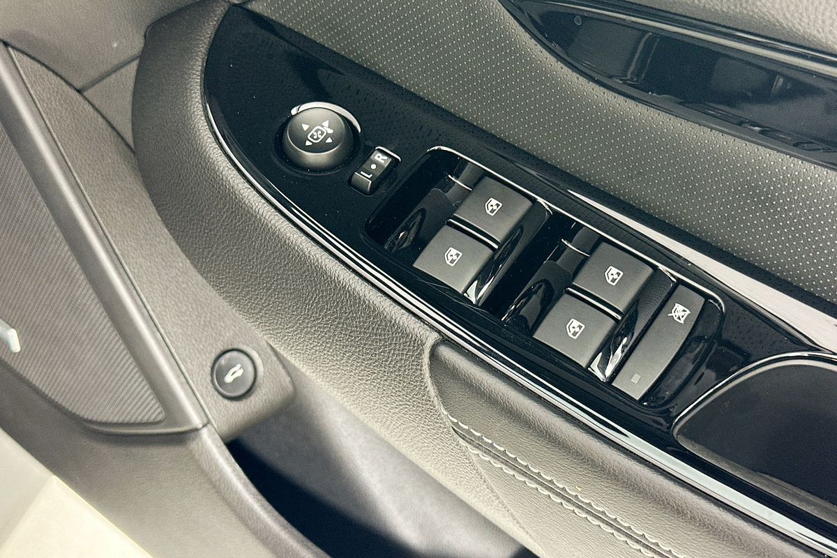 2017 Holden COMMODORE SS-V REDLINE VF II MY17