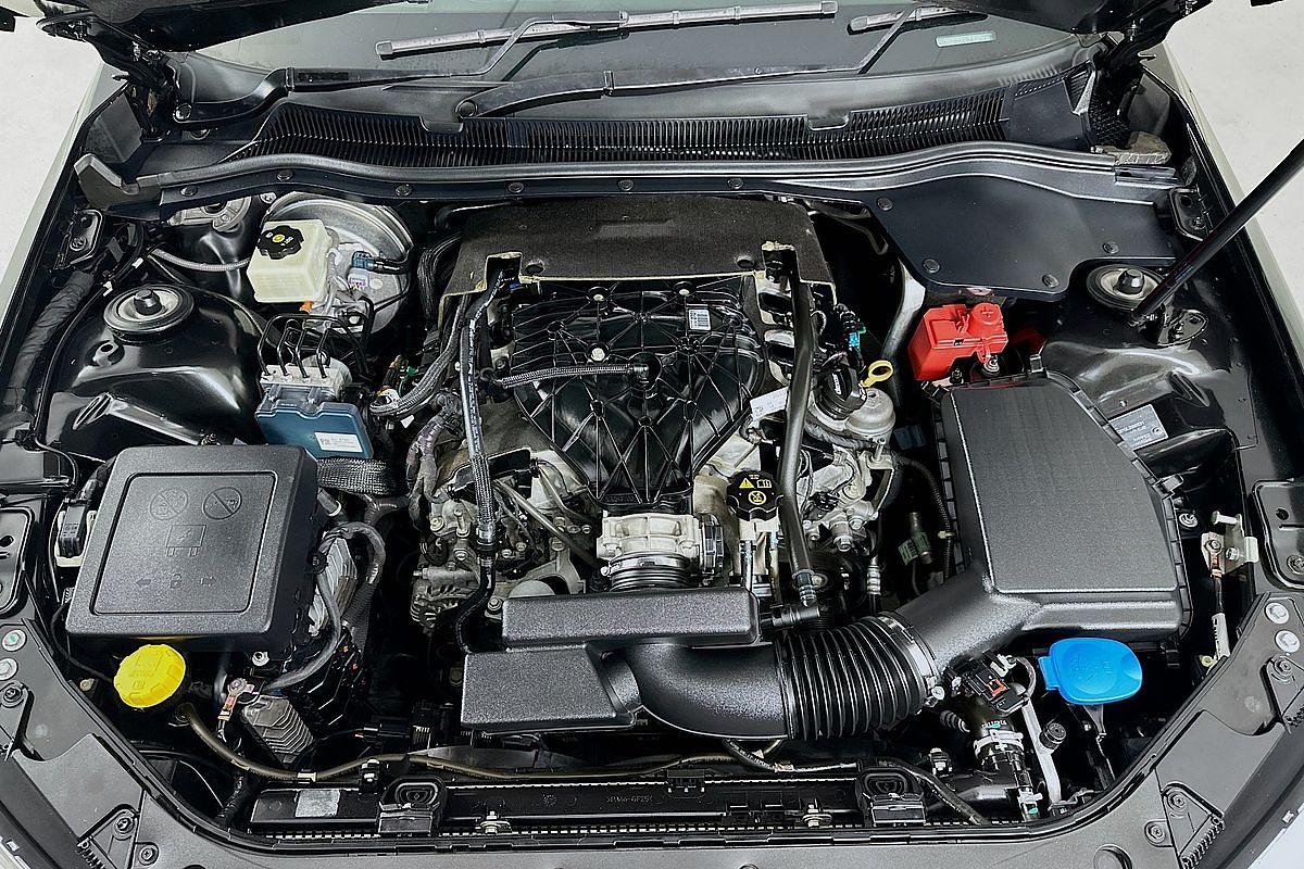 2016 Holden COMMODORE SV6 BLACK EDITION VFII MY16