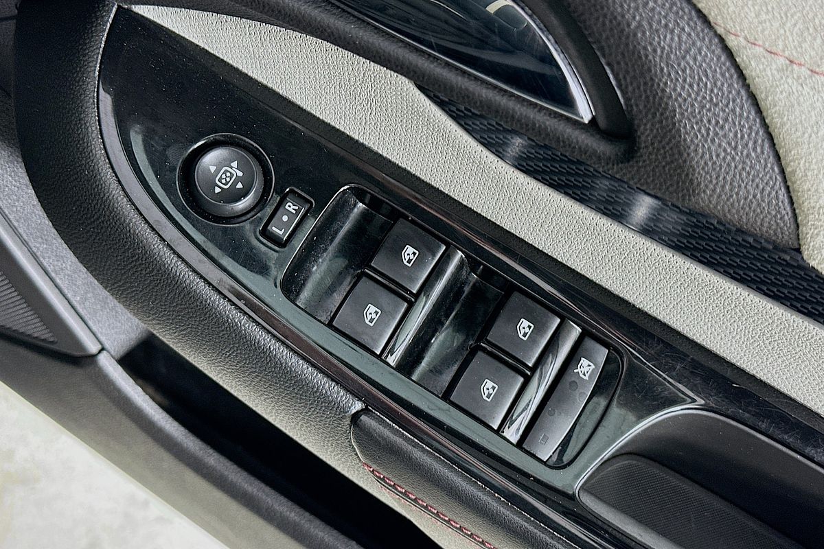 2013 Holden COMMODORE SS-V REDLINE VF
