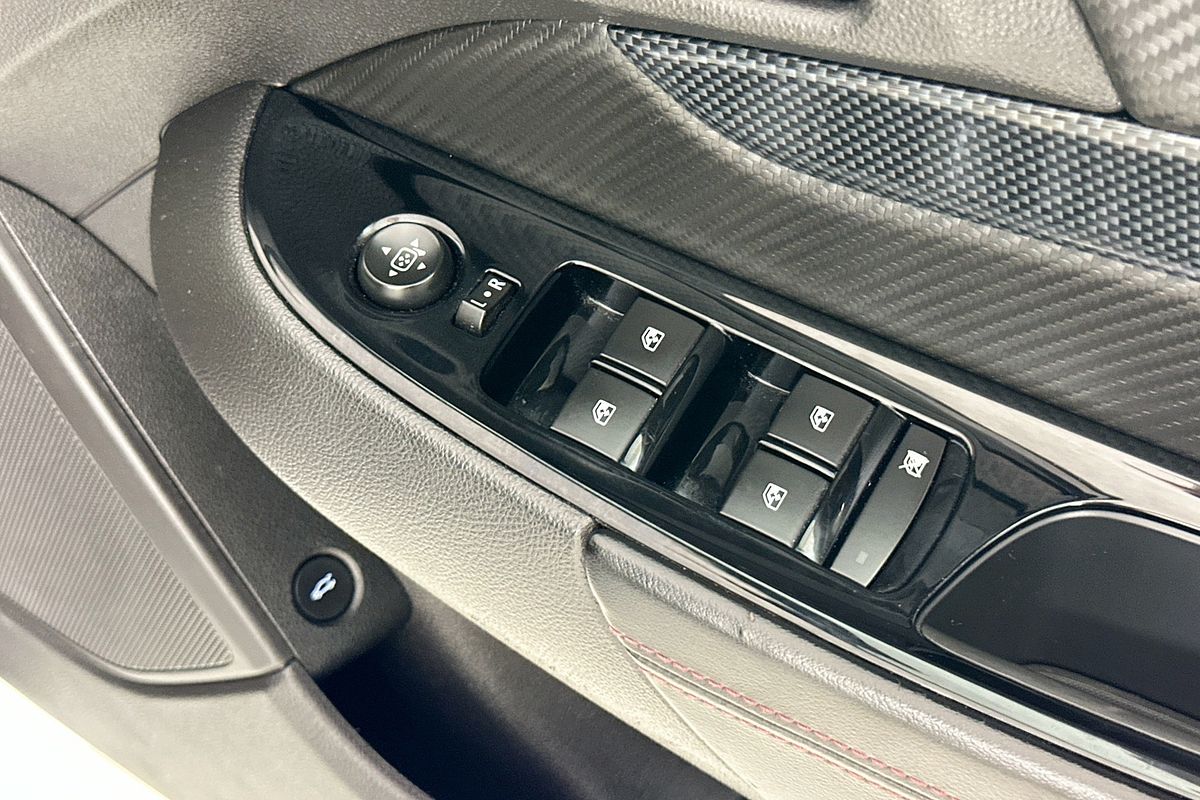 2015 Holden COMMODORE SV6 STORM VF MY15