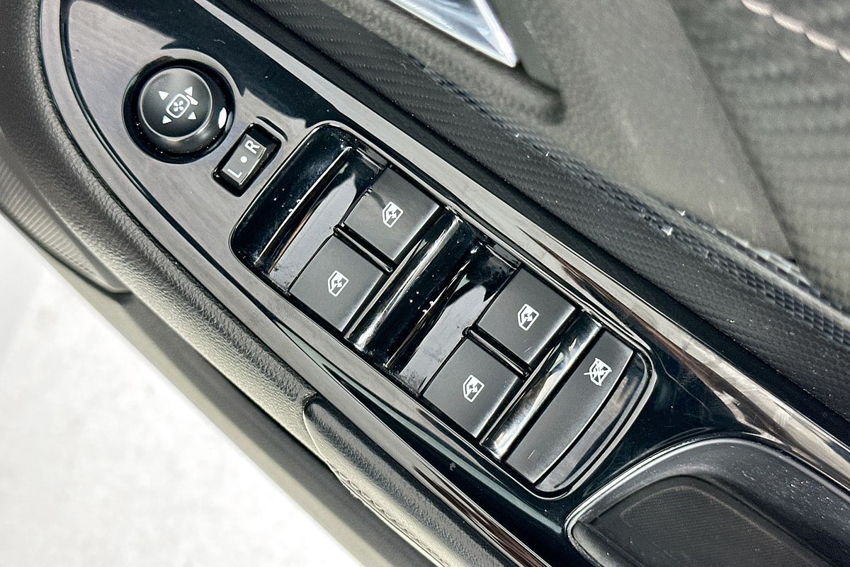 2017 Holden COMMODORE SV6 VF II MY17