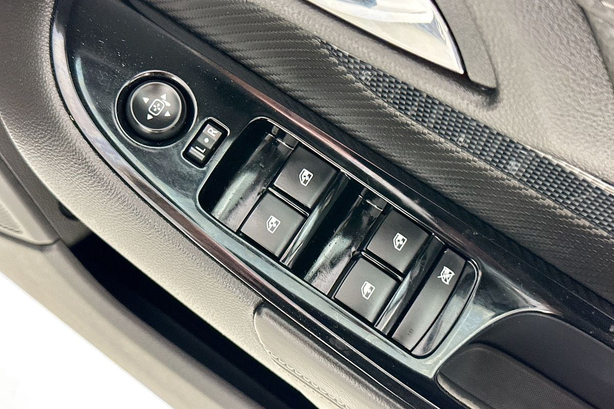 2017 Holden COMMODORE SV6 VF II MY17