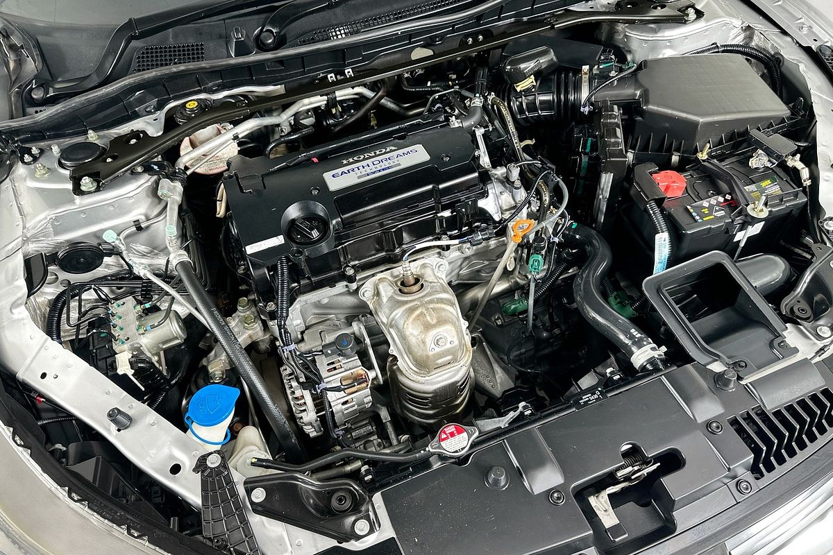 2013 Honda ACCORD VTi-S 60