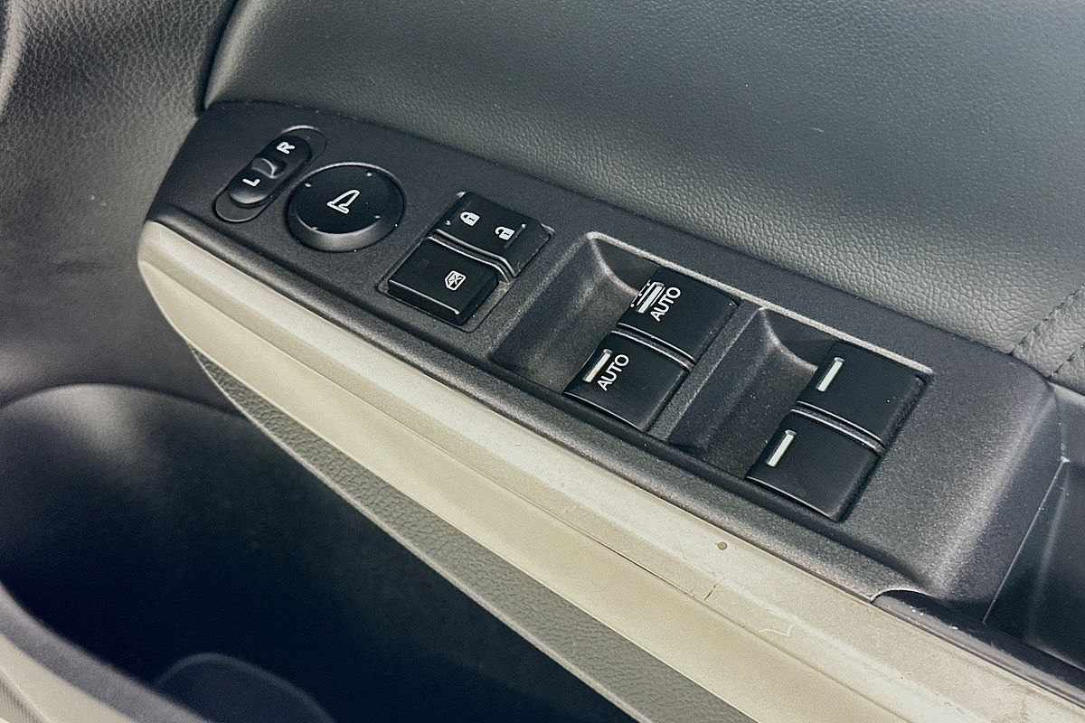 2012 Honda Accord V6-L 50 MY12