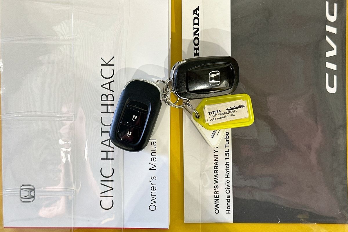 2024 Honda CIVIC VTi-LX MY24