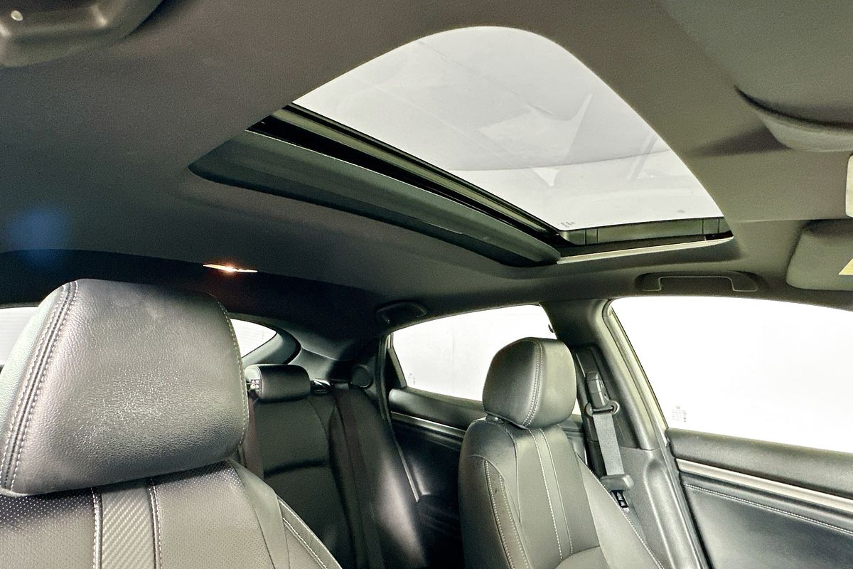 2019 Honda CIVIC RS MY19