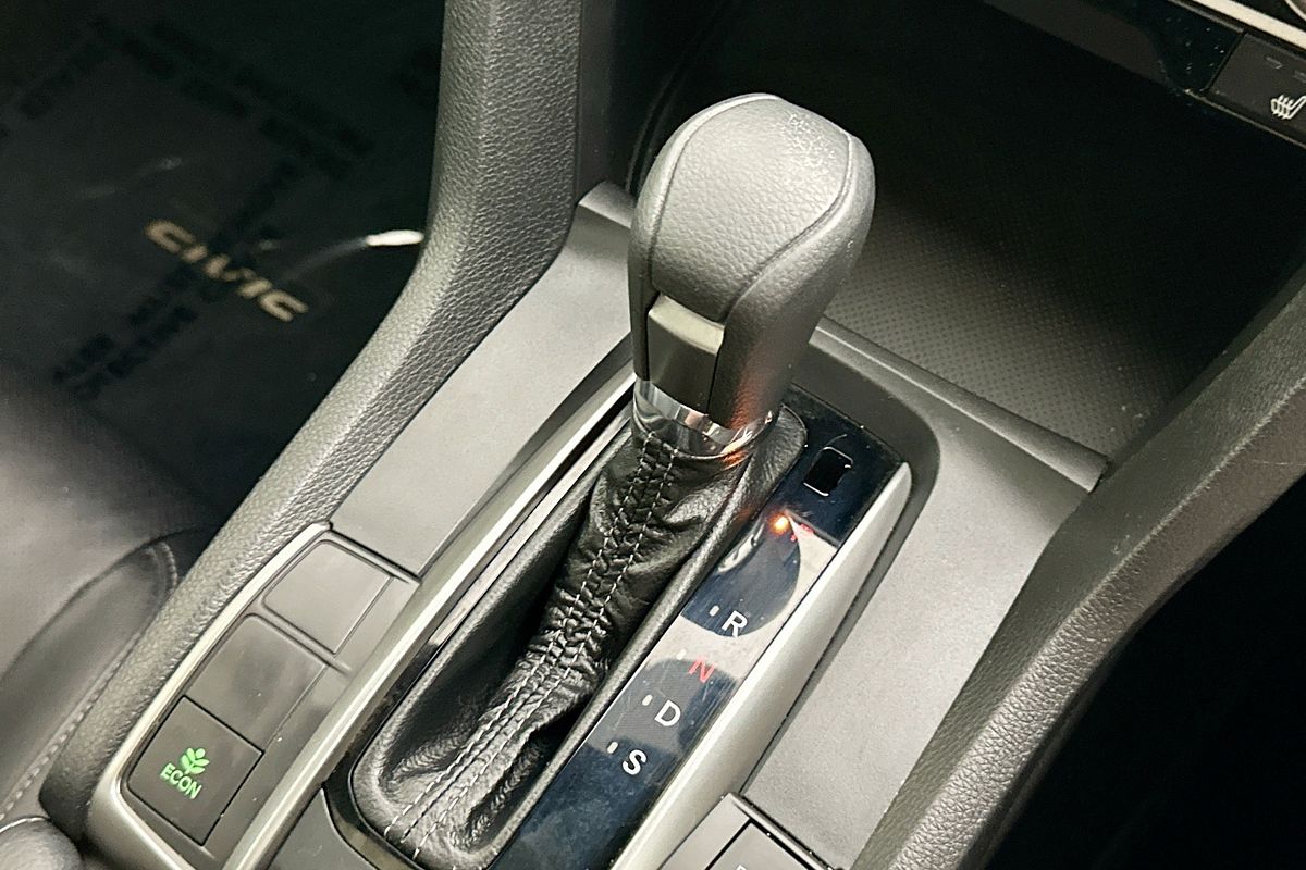 2019 Honda CIVIC RS MY19