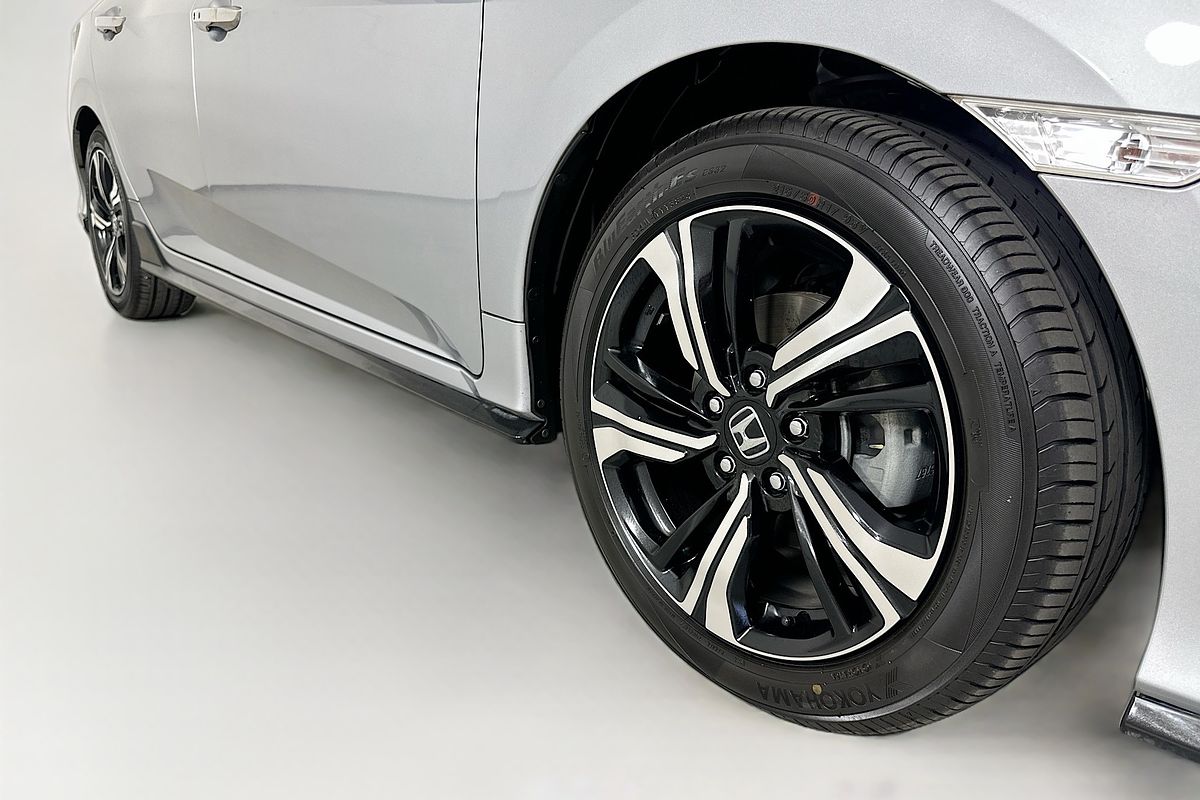 2019 Honda CIVIC RS MY19