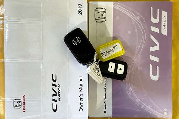 2019 Honda CIVIC RS MY19