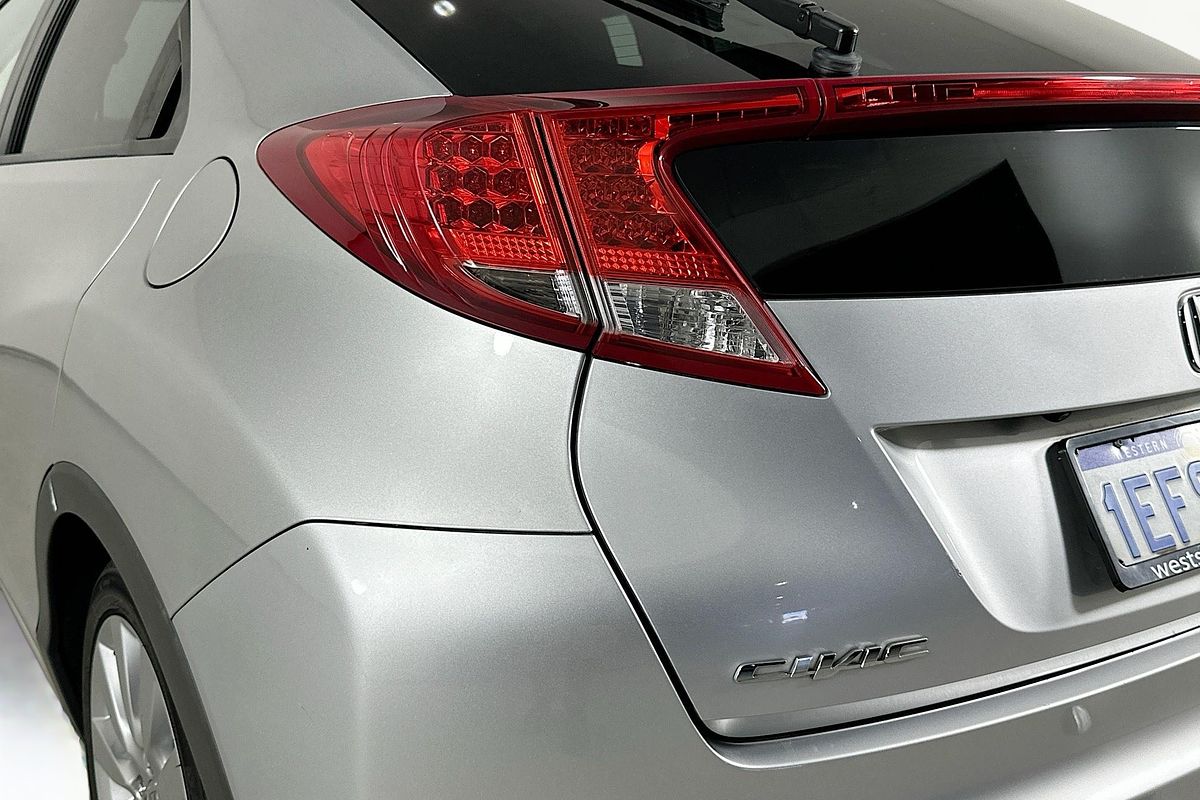 2013 Honda CIVIC VTi-L FK