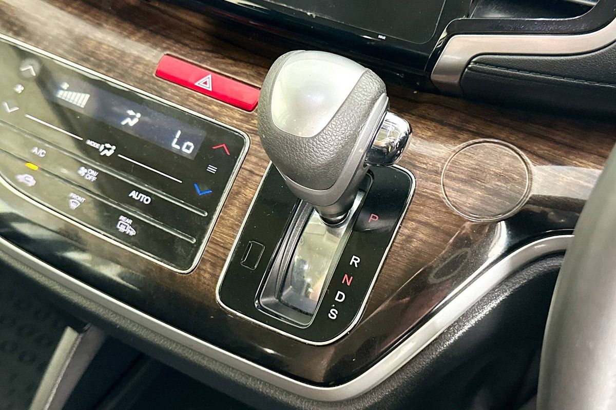 2015 Honda ODYSSEY VTi RC MY15