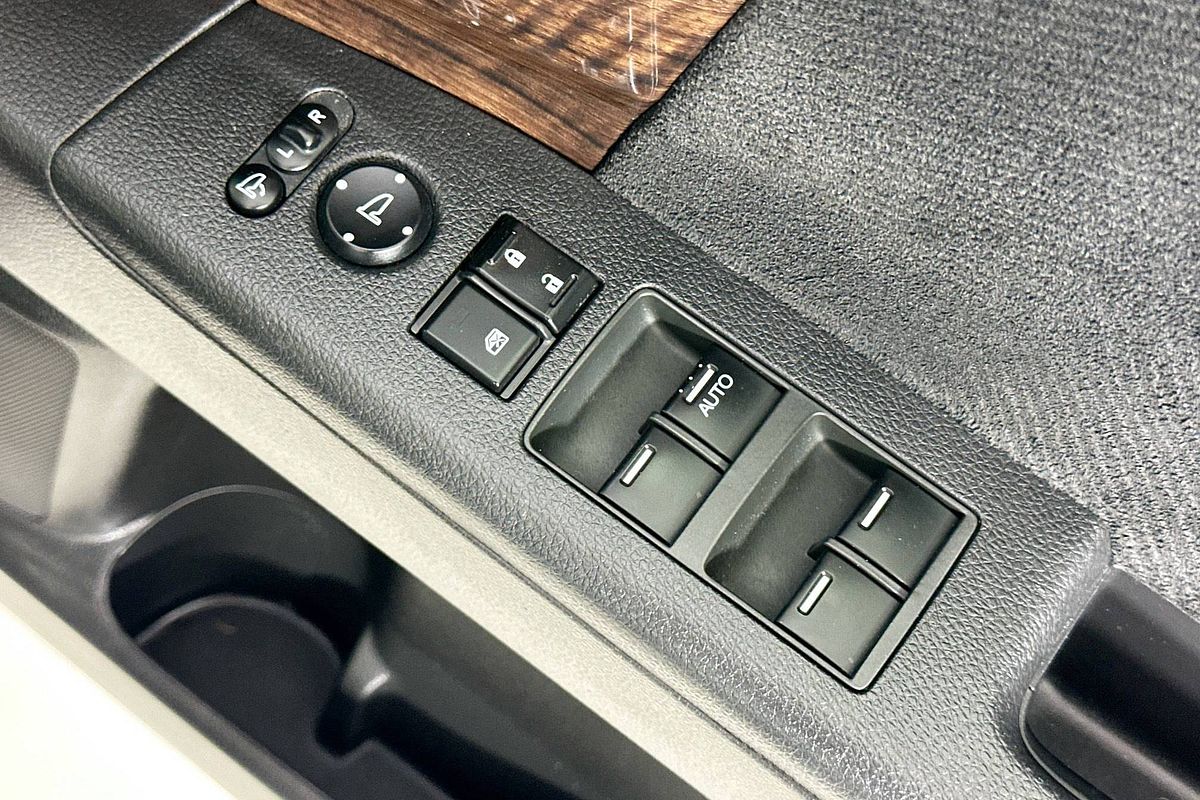2015 Honda ODYSSEY VTi RC MY15