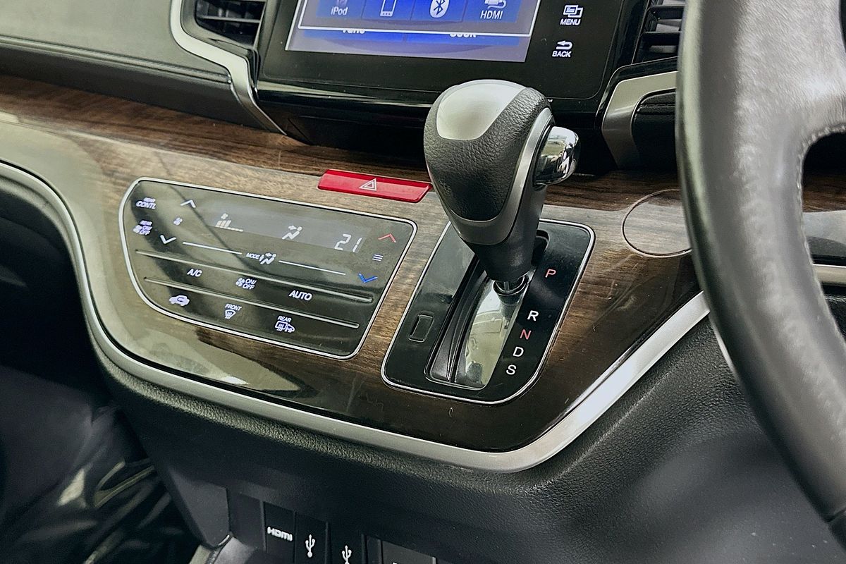 2015 Honda ODYSSEY VTi RC