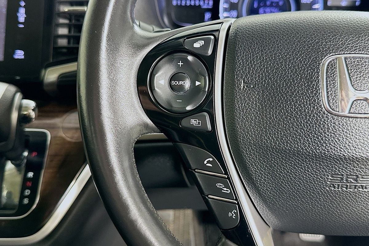 2015 Honda ODYSSEY VTi RC