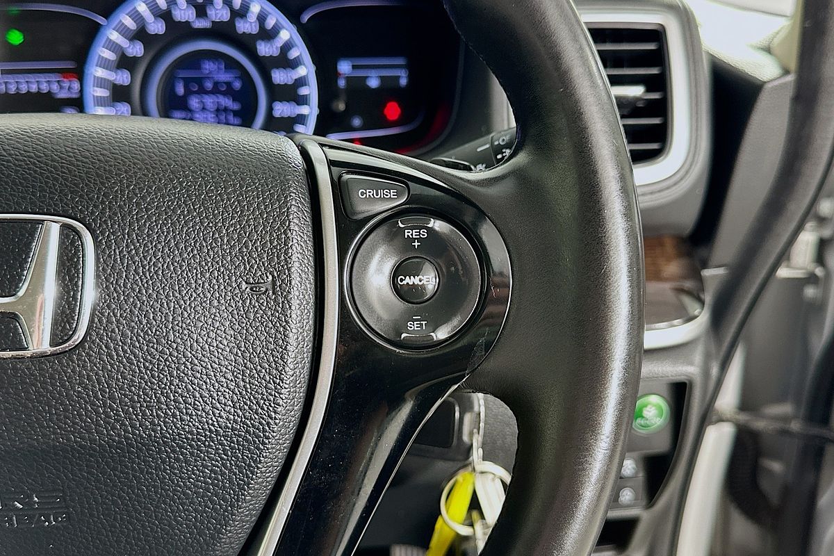 2015 Honda ODYSSEY VTi RC