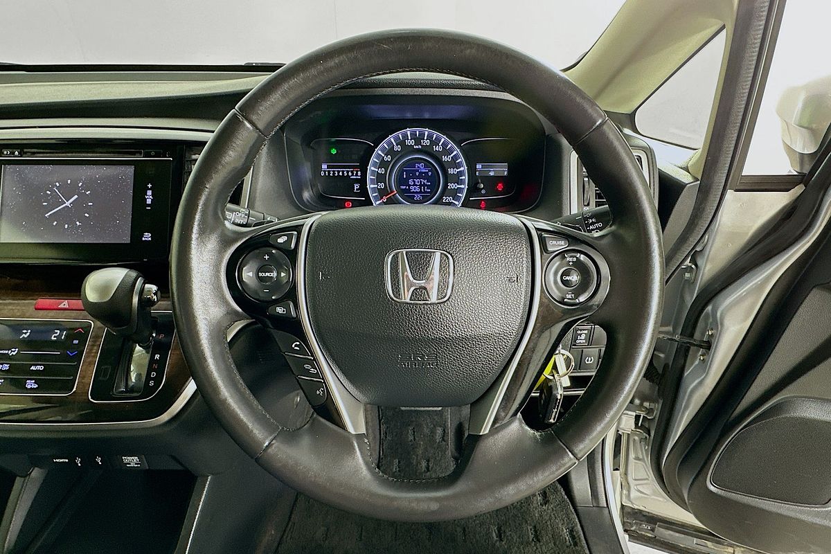 2015 Honda ODYSSEY VTi RC
