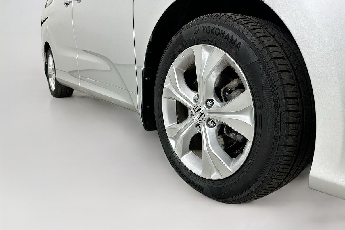 2015 Honda ODYSSEY VTi RC