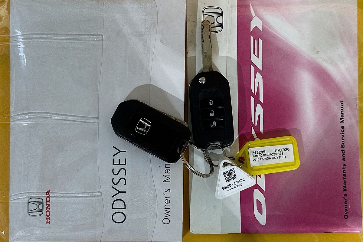 2015 Honda ODYSSEY VTi RC