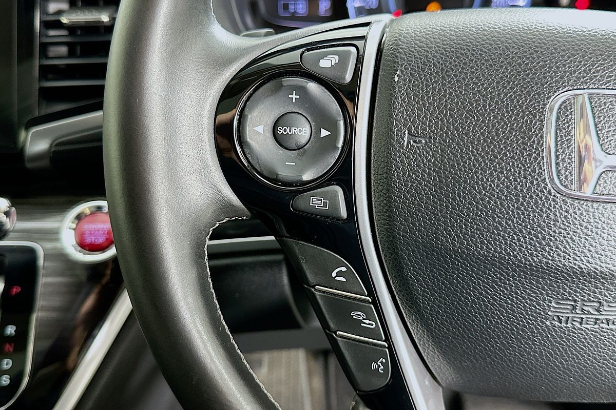2015 Honda ODYSSEY VTi-L RC