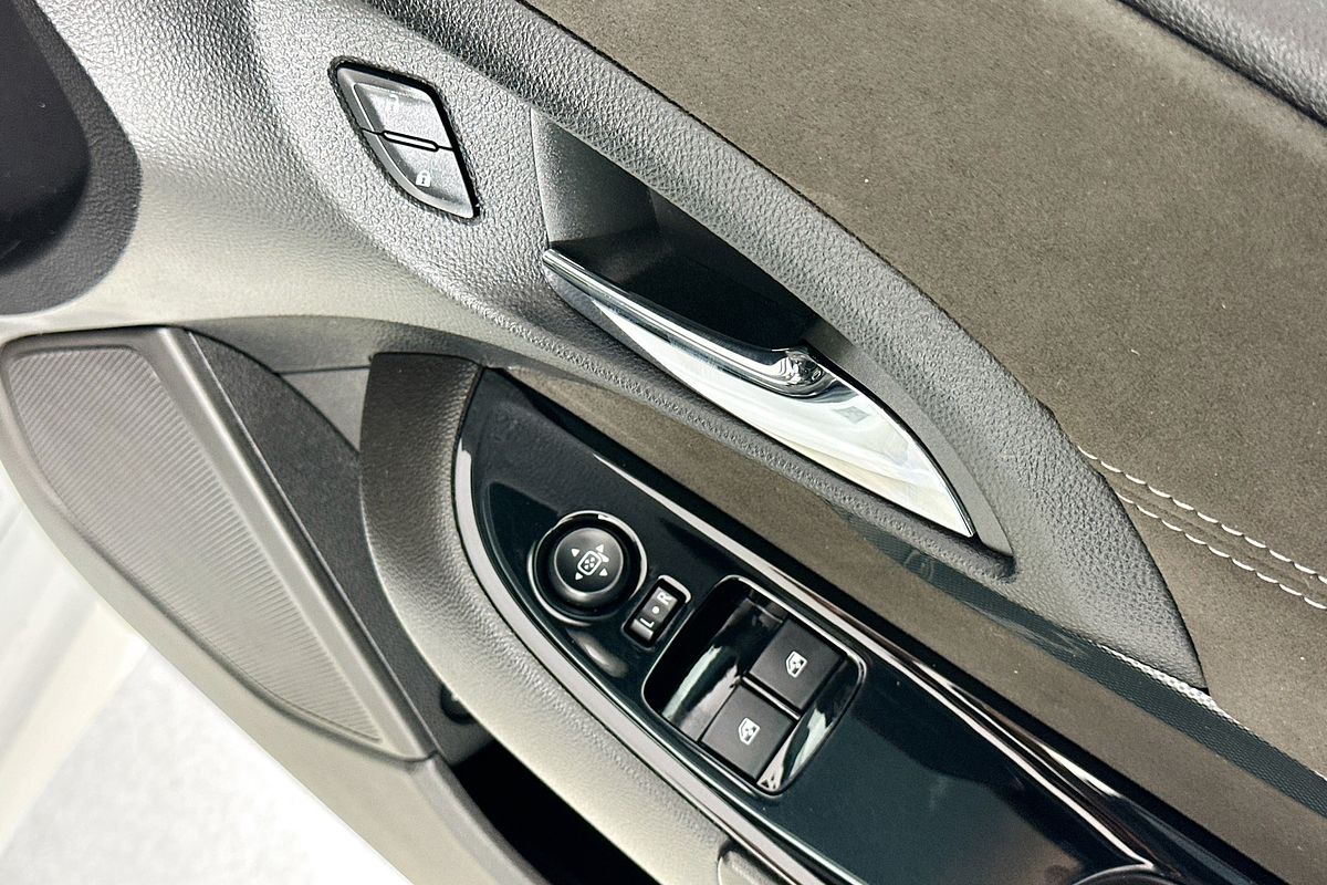 2015 HSV MALOO R8 GEN F MY15 REAR WHEEL DRIVE