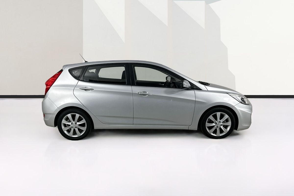 2017 Hyundai ACCENT SPORT RB5