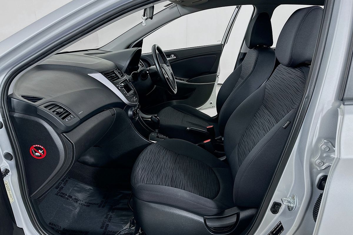 2017 Hyundai ACCENT SPORT RB5