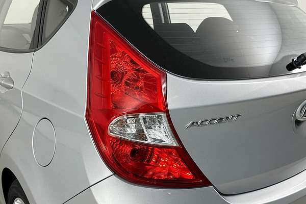 2017 Hyundai ACCENT SPORT RB5