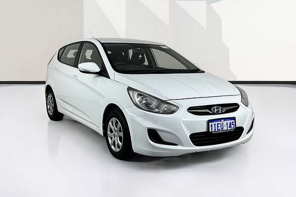 2013 Hyundai ACCENT ACTIVE RB