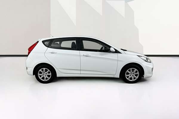 2013 Hyundai ACCENT ACTIVE RB