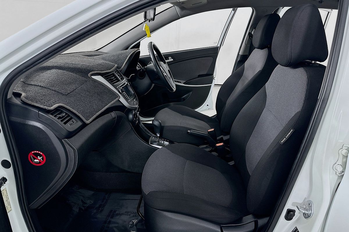 2013 Hyundai ACCENT ACTIVE RB