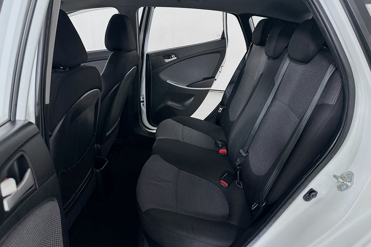 2013 Hyundai ACCENT ACTIVE RB