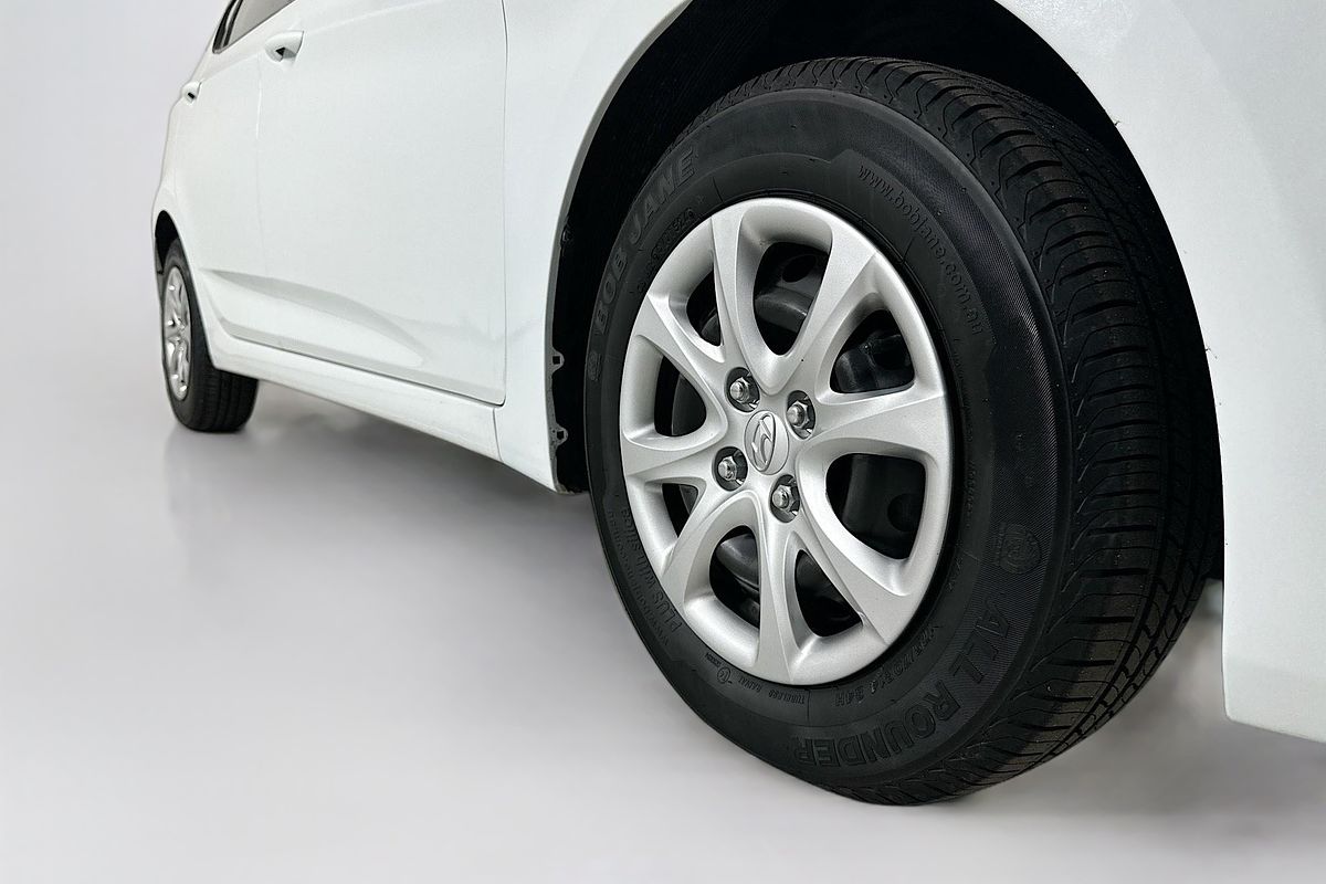 2013 Hyundai ACCENT ACTIVE RB
