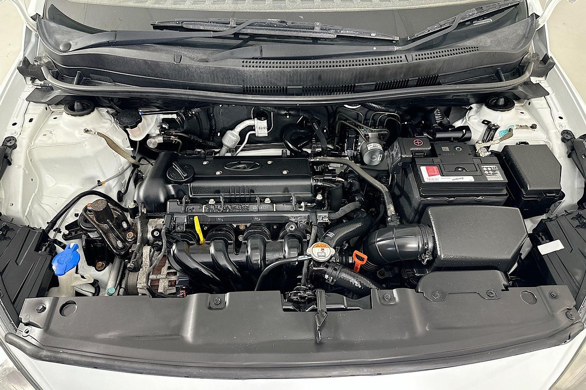 2013 Hyundai ACCENT ACTIVE RB