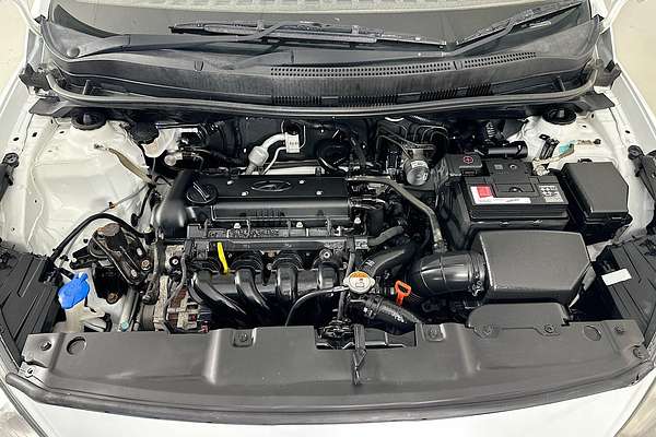 2013 Hyundai ACCENT ACTIVE RB