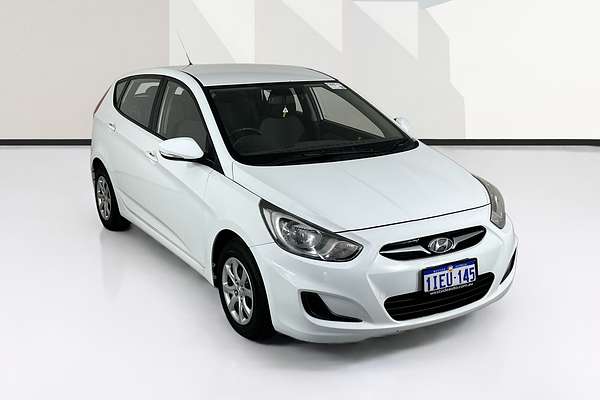 2013 Hyundai ACCENT ACTIVE RB