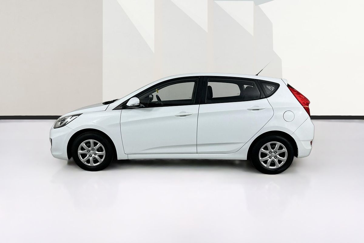 2013 Hyundai ACCENT ACTIVE RB