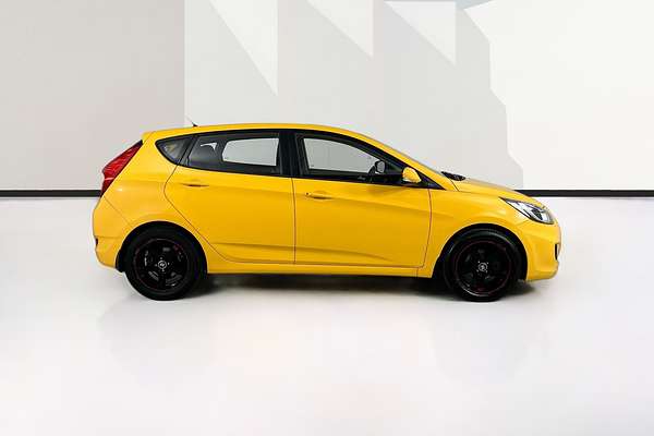 2013 Hyundai ACCENT ACTIVE RB