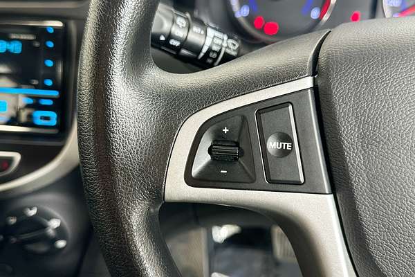 2013 Hyundai ACCENT ACTIVE RB