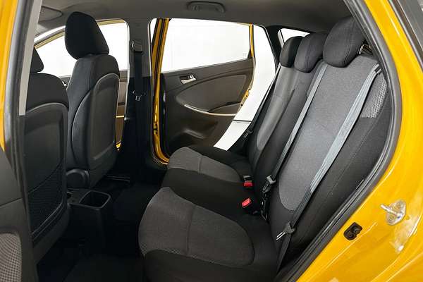 2013 Hyundai ACCENT ACTIVE RB