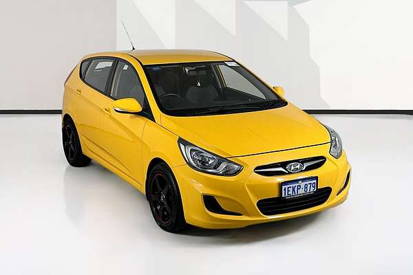 2013 Hyundai ACCENT ACTIVE RB