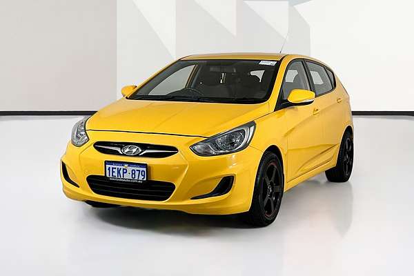 2013 Hyundai ACCENT ACTIVE RB