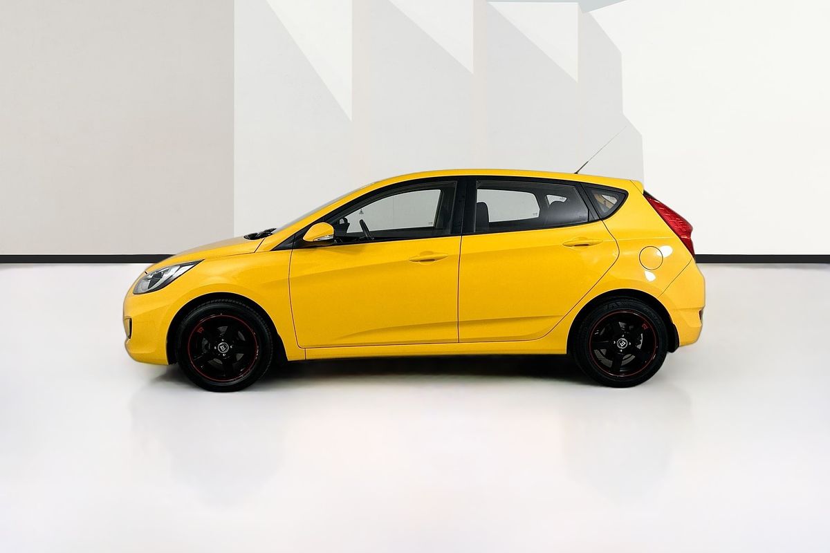 2013 Hyundai ACCENT ACTIVE RB